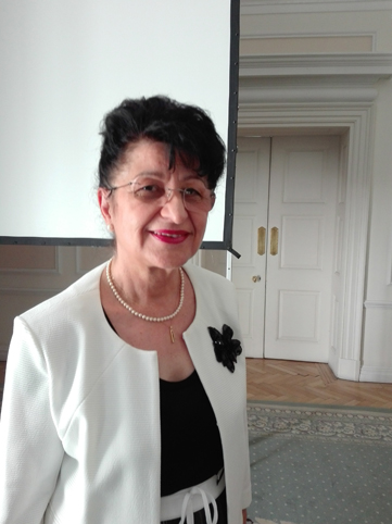 Проф. Анна-Мария Борисова: Изхвърлете летящите килимчета