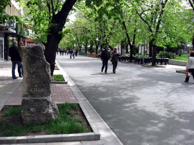 Три нощи мият ларгото на Шумен