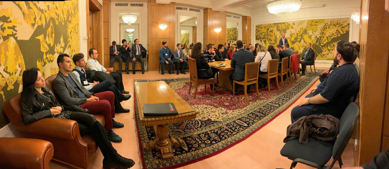 Стажантите от програмата на МО на БСП - София "Стани депутат за 1 месец" посетиха Народното събрание