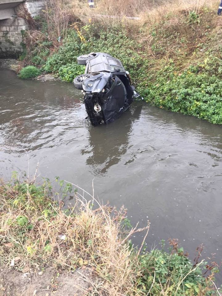 Две момчета на 16 и 18 години са с опасност за живота след катастрофата край село Дибич