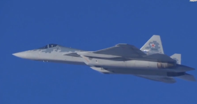 Москва пусна кадри от полет на новия Су-57 над Сирия (ВИДЕО)