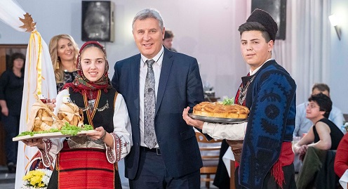 Кмет кумува на 38 двойки в Разлог