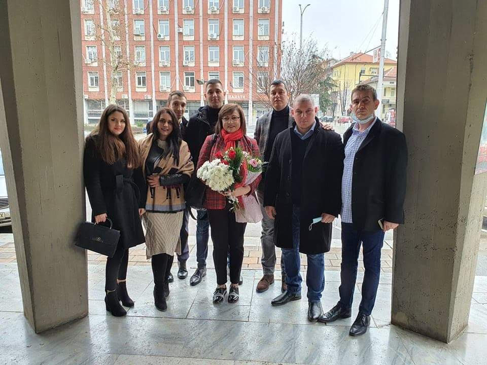 Нинова поиска данъчни облекчения за фирми за възстановяване на икономиката