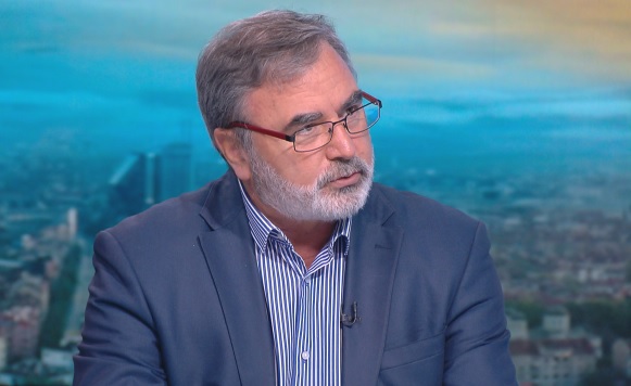 Доц. Ангел Кунчев: Ваксинираните да продължат да се пазят
