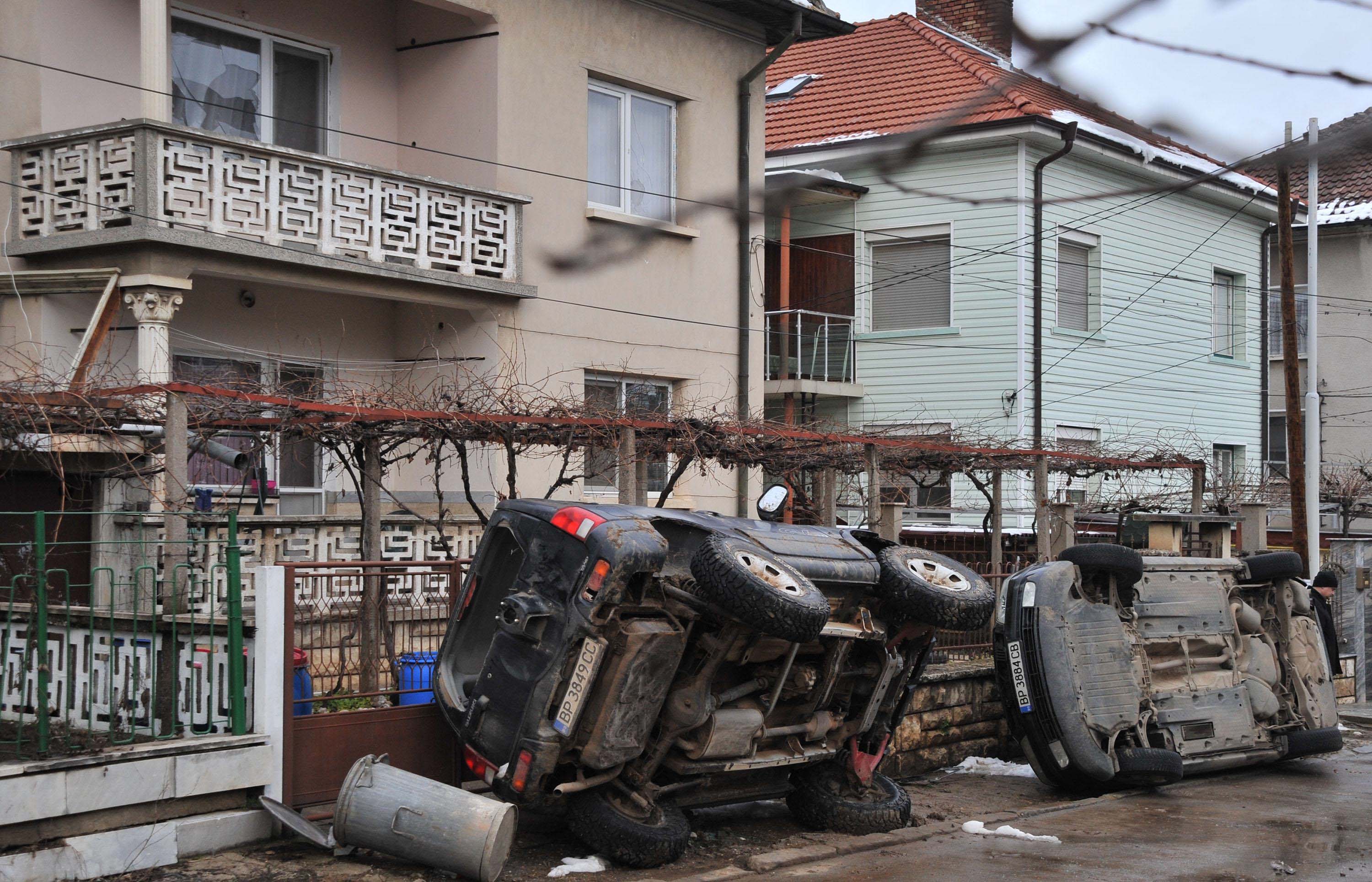 Петима арестувани за погрома в Мездра (обзор)