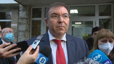 Министър Костадин Ангелов:  Със заповед ще се регламентира студенти от кои специалности се връщат за присъствена форма на обучение