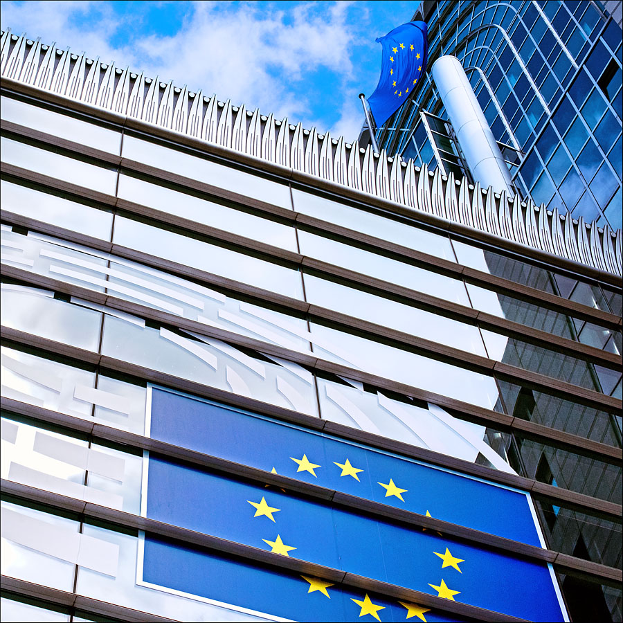 Мнозинството в Европарламента поиска ЕС да разшири санкциите срещу Русия