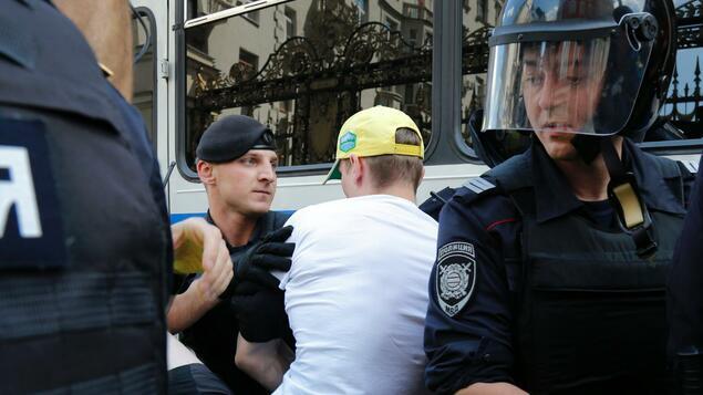 Русия арестува още опозиционери преди насрочени протести в подкрепа на Навални