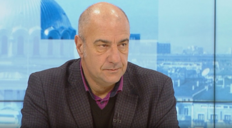 Доц. Любомир Киров: Ако искате ваксина, не чакайте личният лекар да ви покани