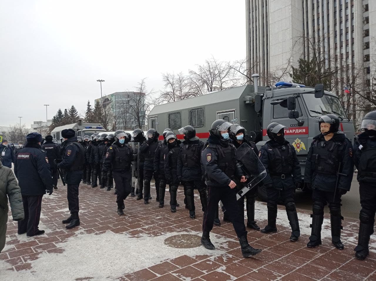 Превантивни арести в Москва преди днешния опозиционен протест