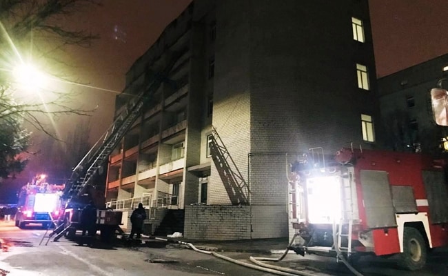 Трима пациенти и лекар загинаха при пожар в COVID болница в Украйна