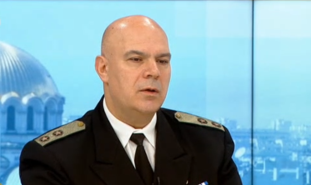 Контраадмирал Кирил Михайлов: До 2 години България може да придобие подводница втора ръка