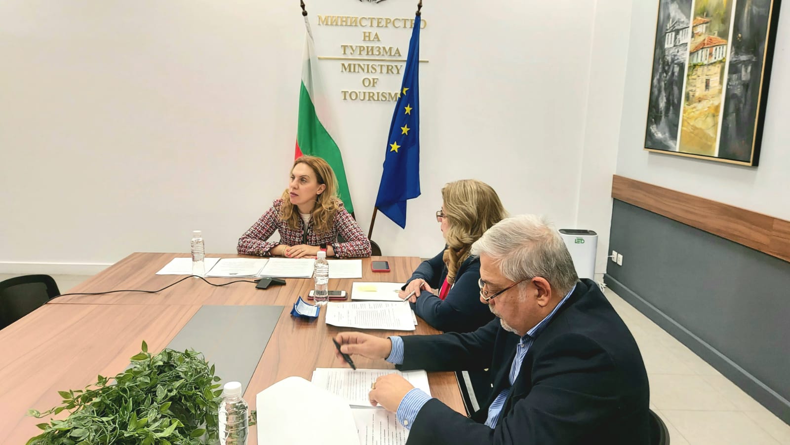 Марияна Николова: Работим усилено за по-добър летен туристически сезон 2021 г.