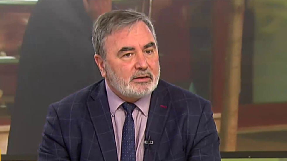 Доц. Ангел Кунчев: Системата за записване за ваксинация трябва да заработи от 1 март