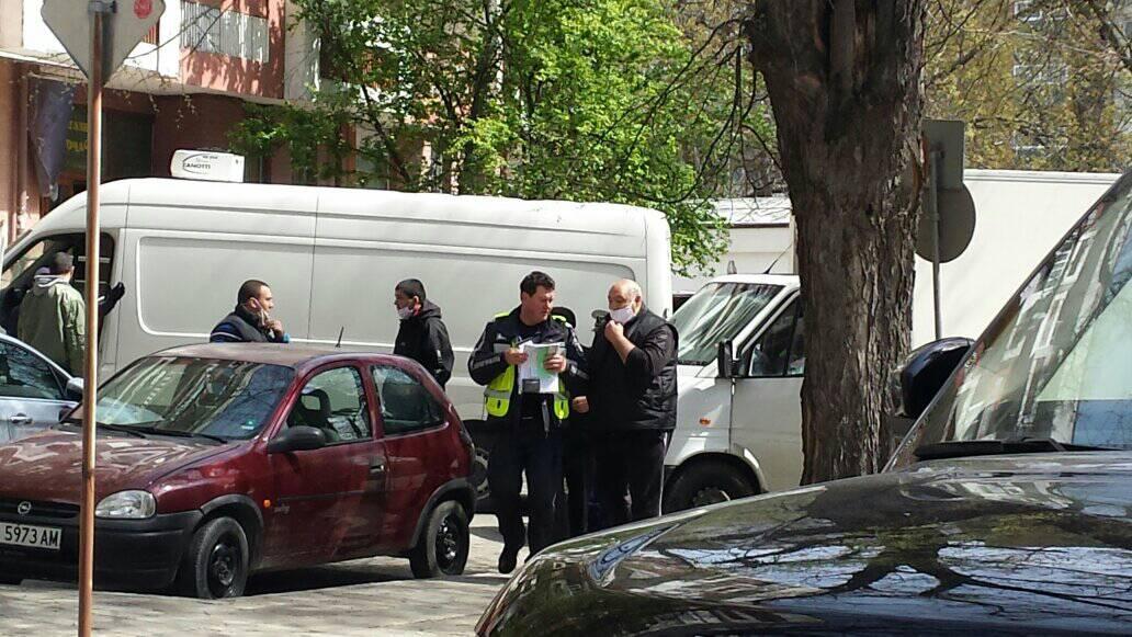 Катаджия без маска осъди полицията