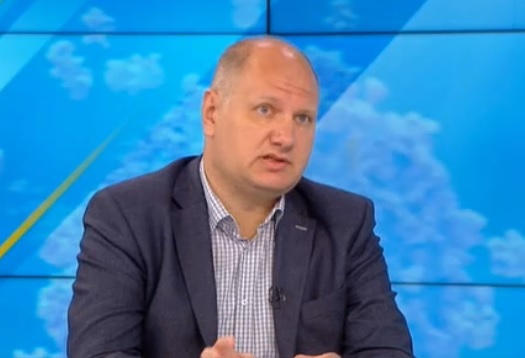Доц. Велизар Шиваров: Поне 8 месеца действа изграденият след ваксиниране имунитет