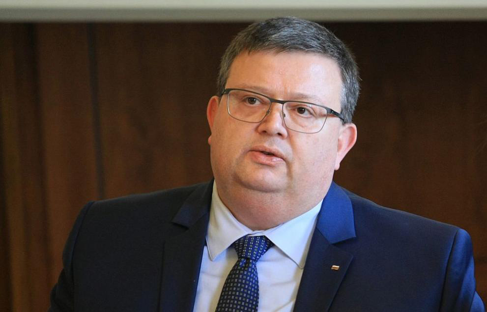 Цацаров: Прокурор, разследващ главния, е най-екзотичната идея, която съм чувал