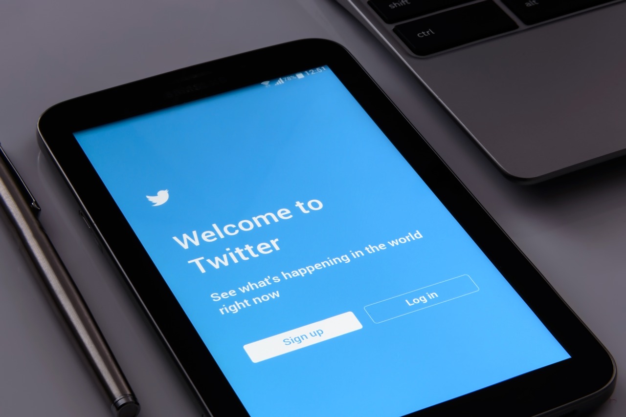 Twitter ще трие профили, които публикуват дезинформация за ваксините срещу COVID-19