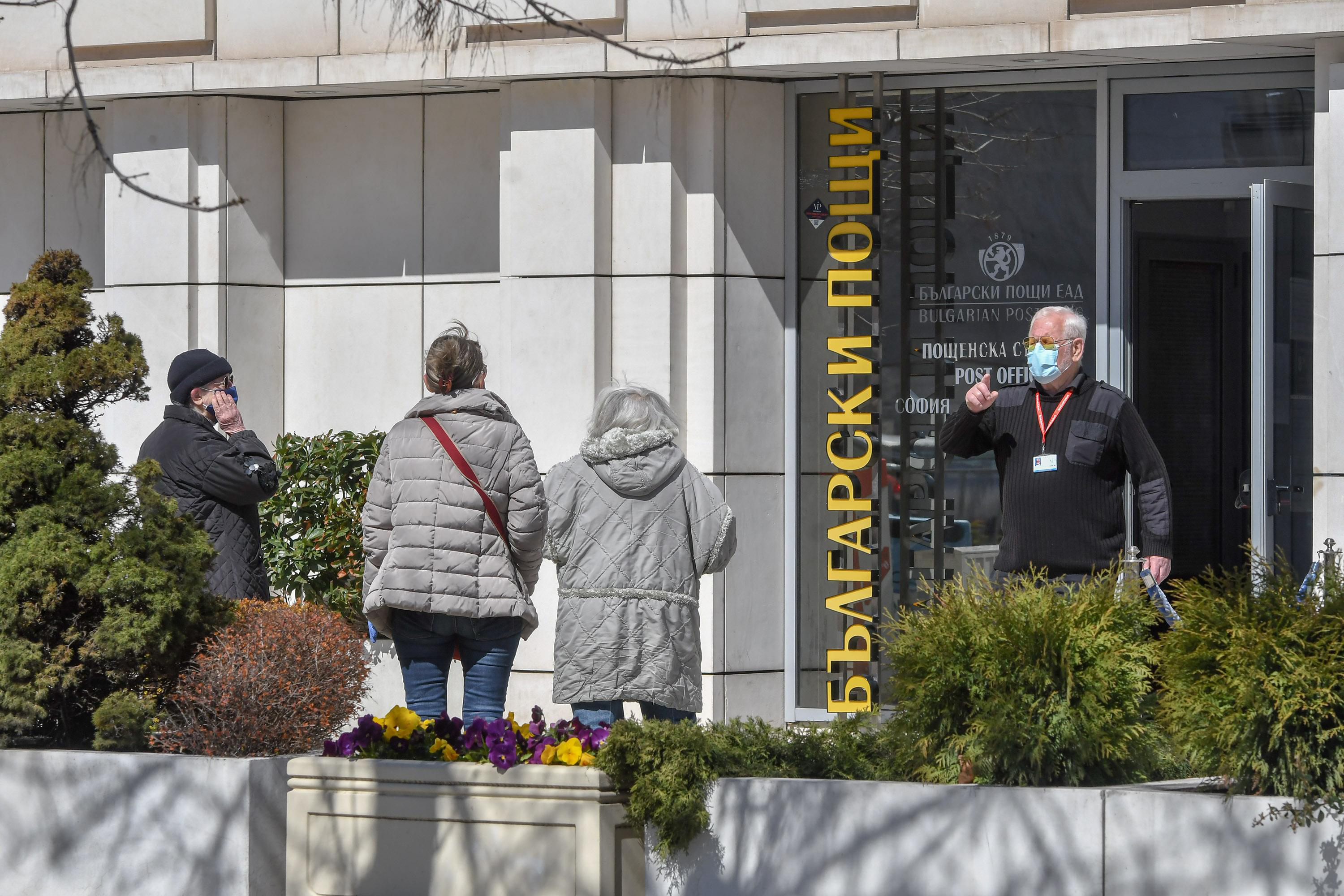 Пенсиите помагат за пълненето на хазната