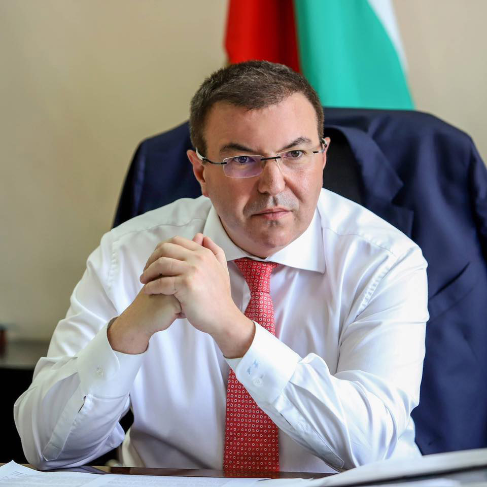 Проф. Ангелов: Прекратявам предизборната си кампания, здравето на българите е приоритет