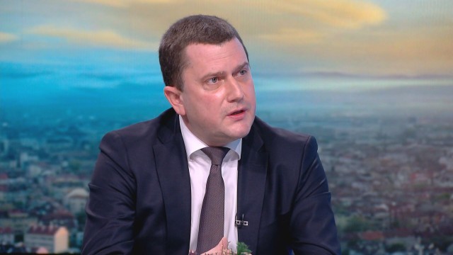 Кметът на Перник предлага онлайн обучение за учениците от 5-ти до 12-ти клас