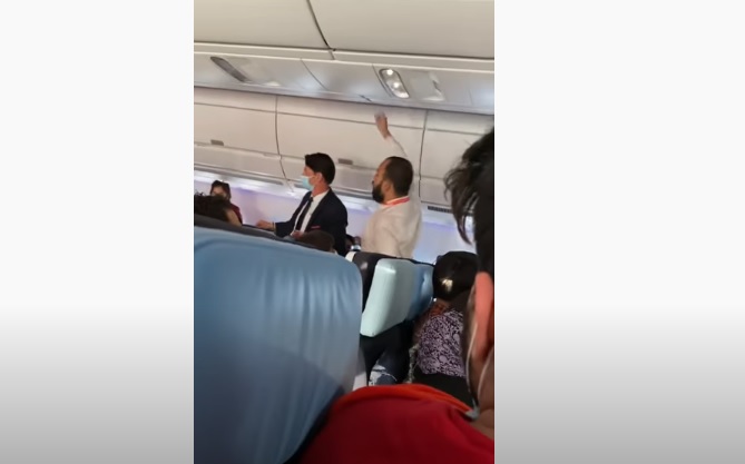 СГП поиска индиецът, буйствал в самолет, да бъде настанен в психиатрия