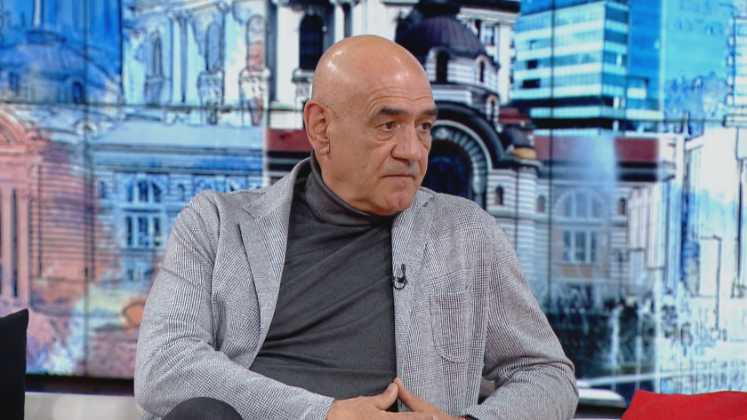 Д-р Дечо Дечев: Пандемията няма да приключи след месец - два, ще продължи години