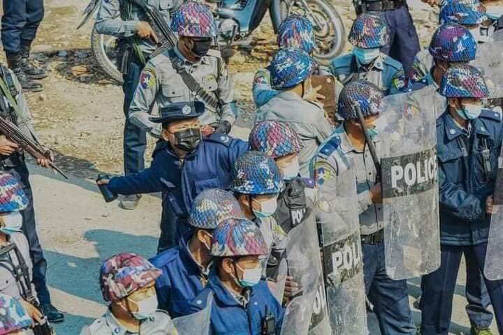 Най-малко 17 убити при протести в Мианмар днес