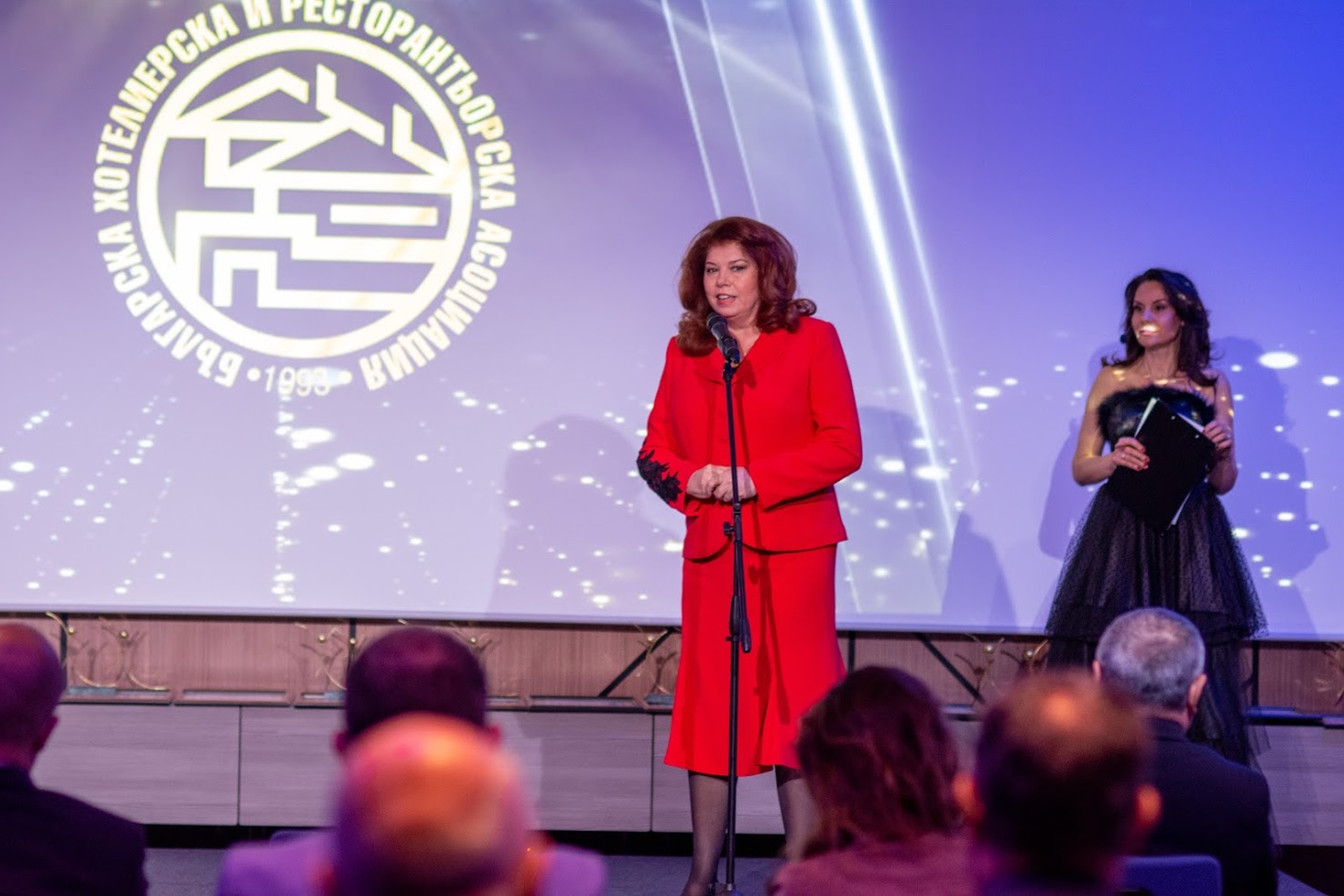 Йотова: Развитието на туризма да залегне по-сериозно в Националния план за възстановяване  