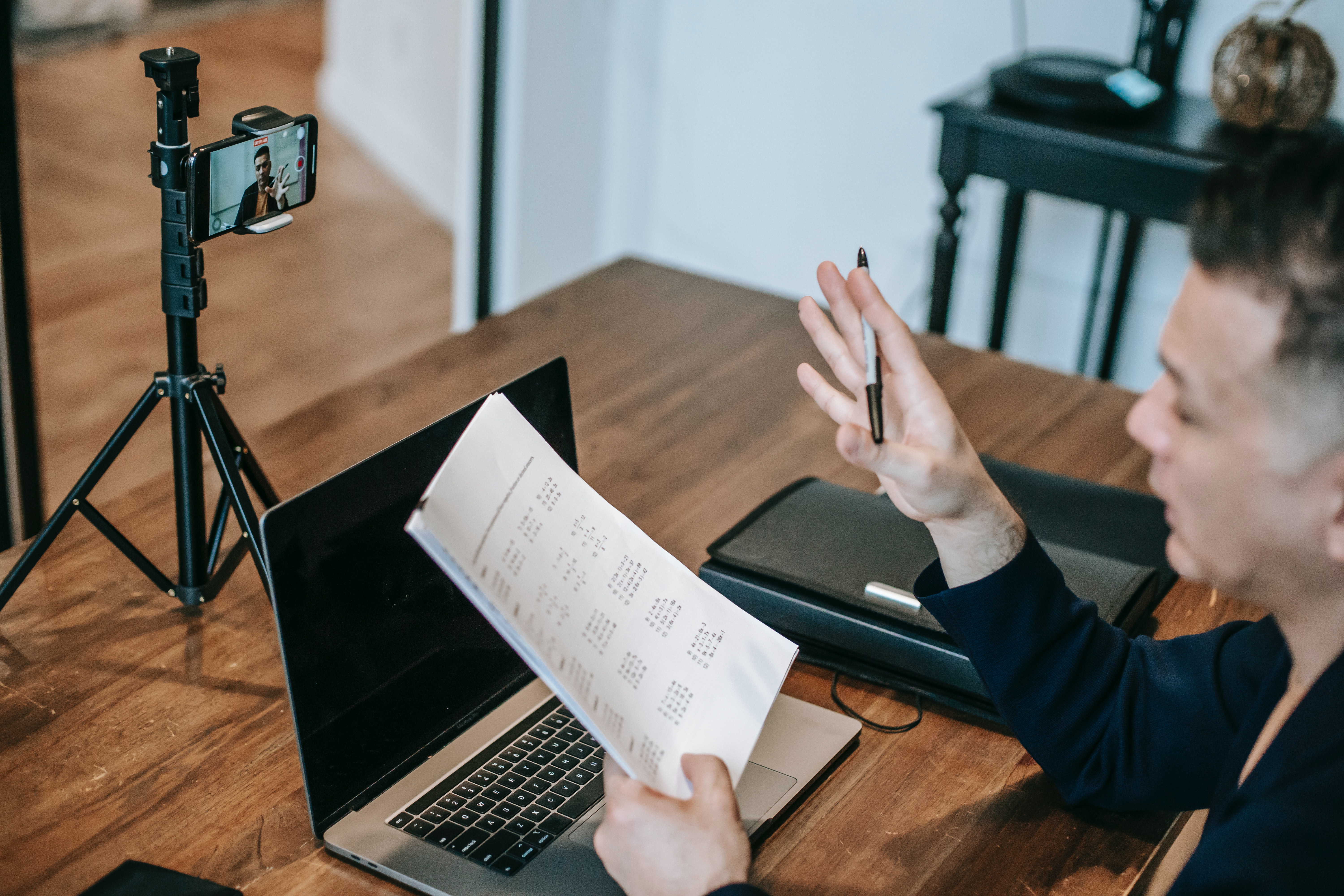 Изпити онлайн от понеделник