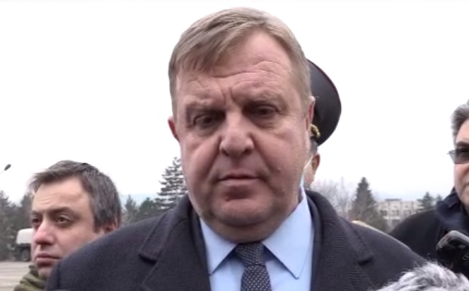 Каракачанов към Лозан Панов: Чии интереси защитават съдиите във ВКС