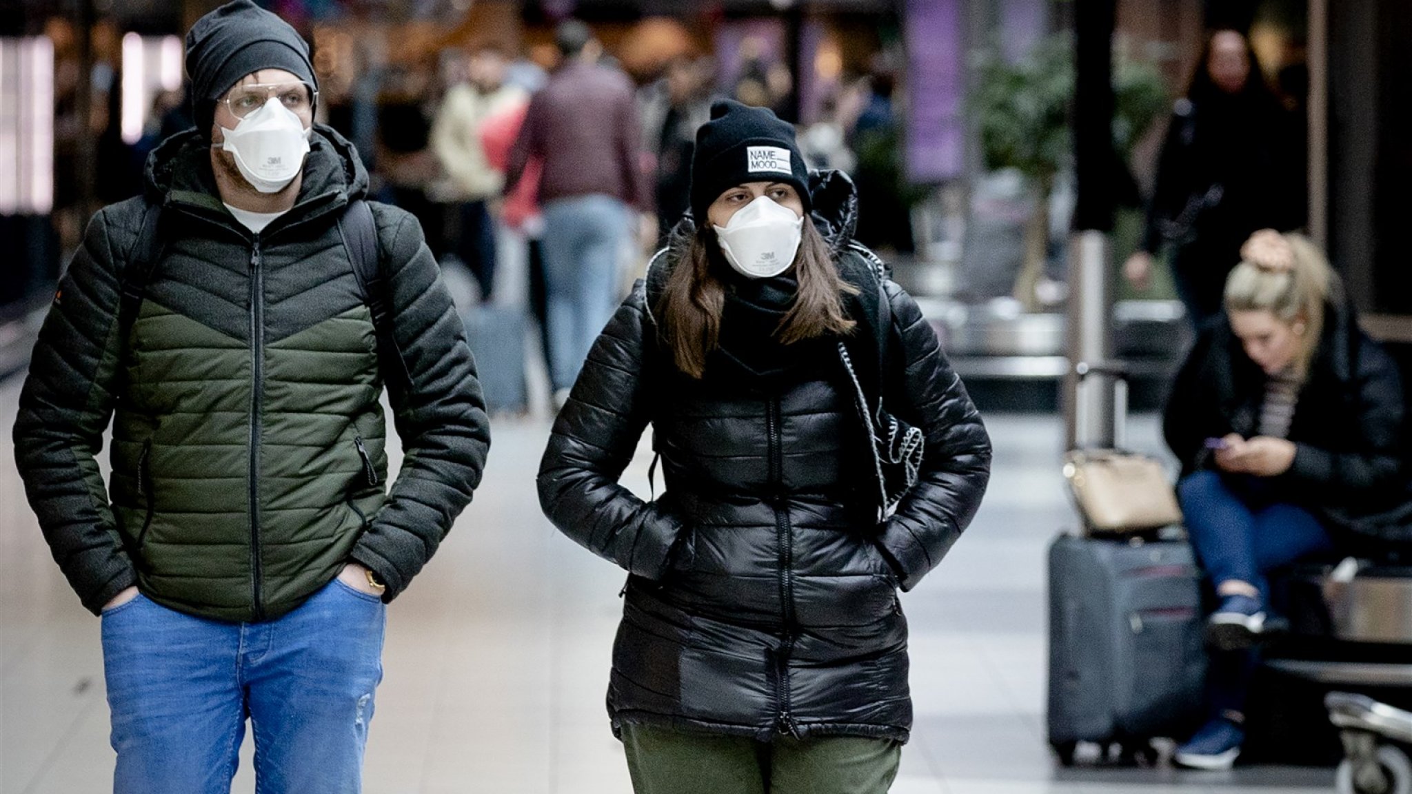 Проучване: 2% от хората носят нестандартен вирусен товар