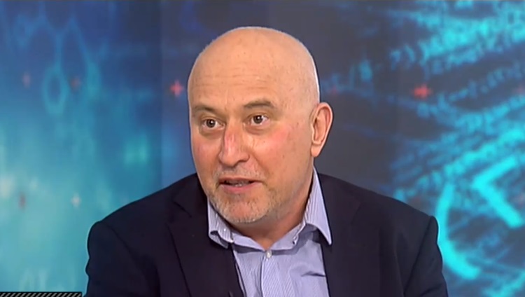 Математикът проф. Огнян Кунчев: При строги мерки след 10 дни ще имаме по 2000 заразени