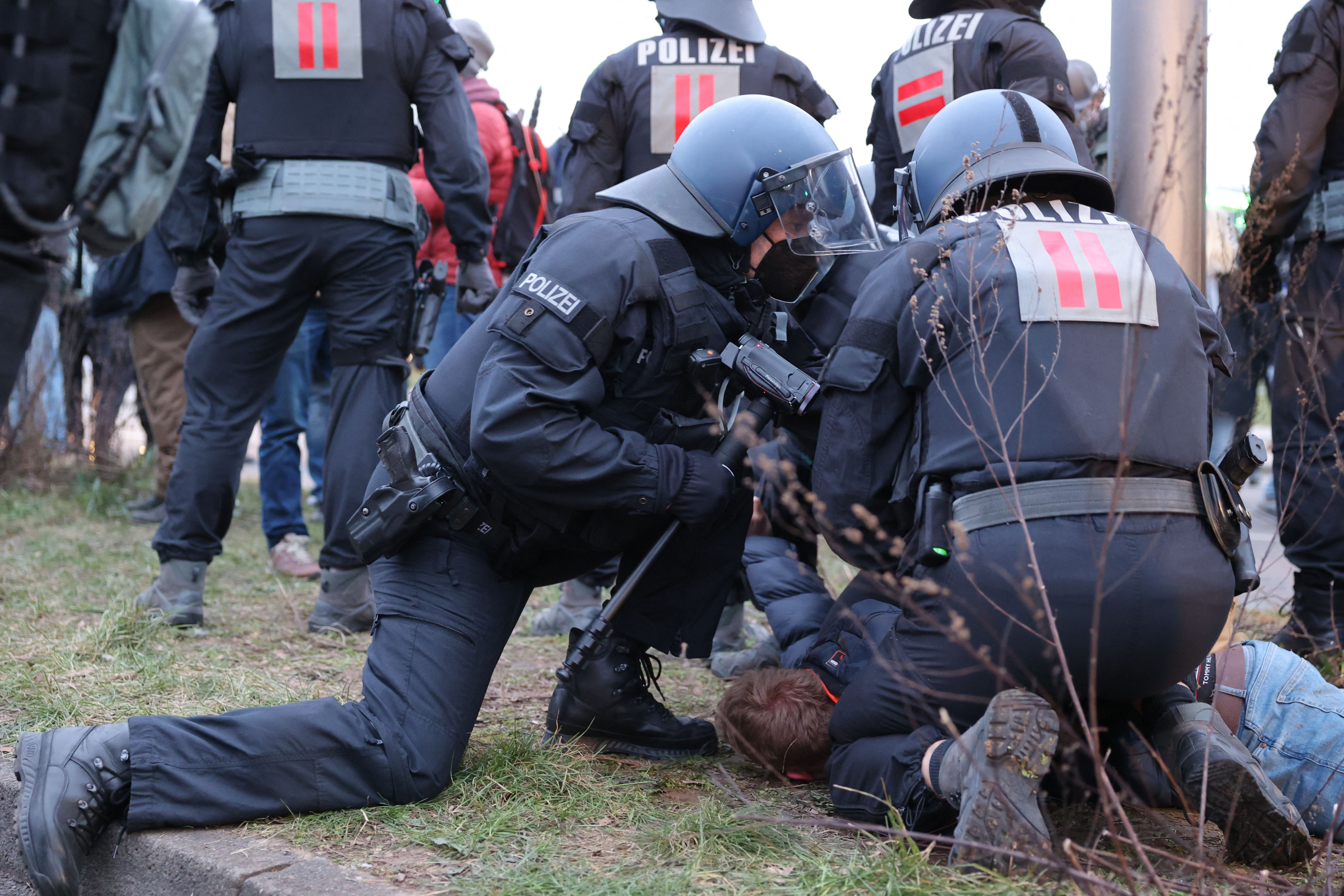 Хиляди протестираха в Европа против COVID мерките