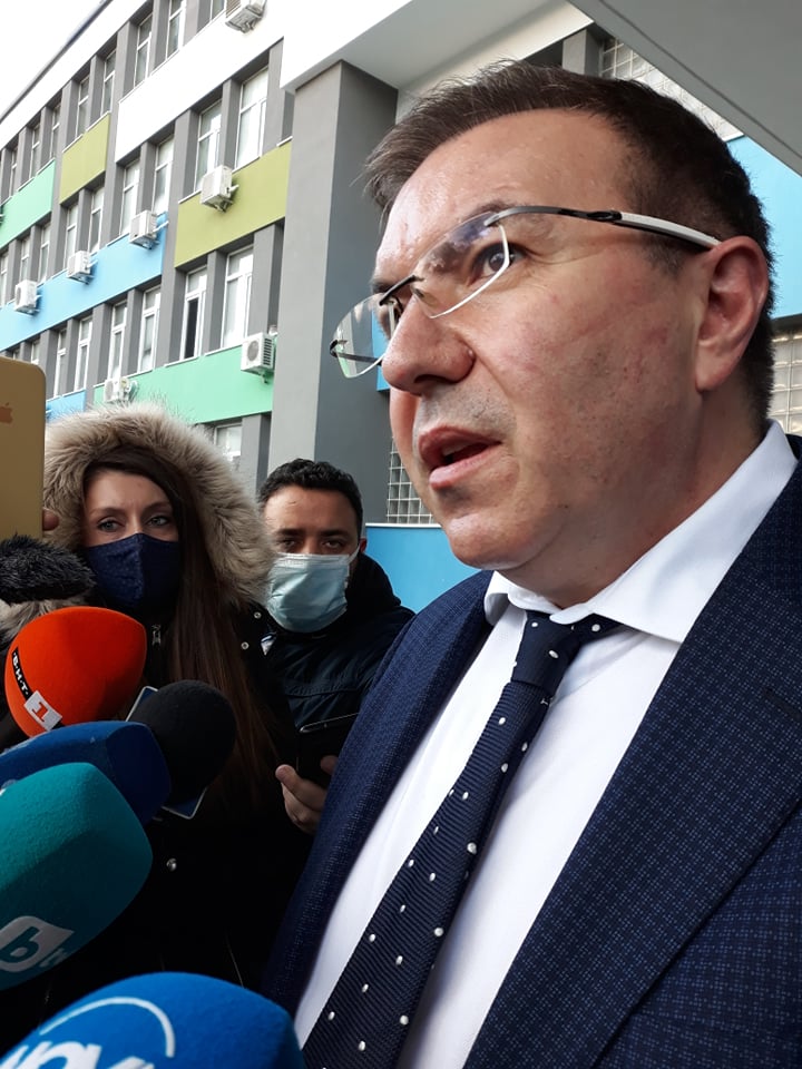 Здравният министър в Бургас: Ще бъде създаден съвет за родилки с COVID-19
