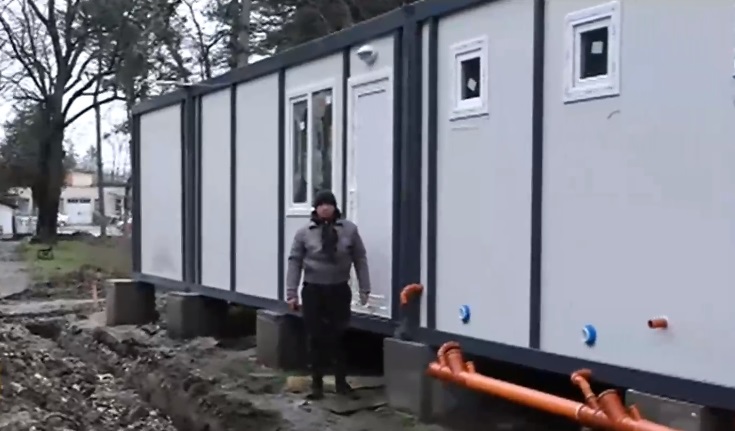 В Силистра изграждат болничен ковид-сектор от фургони