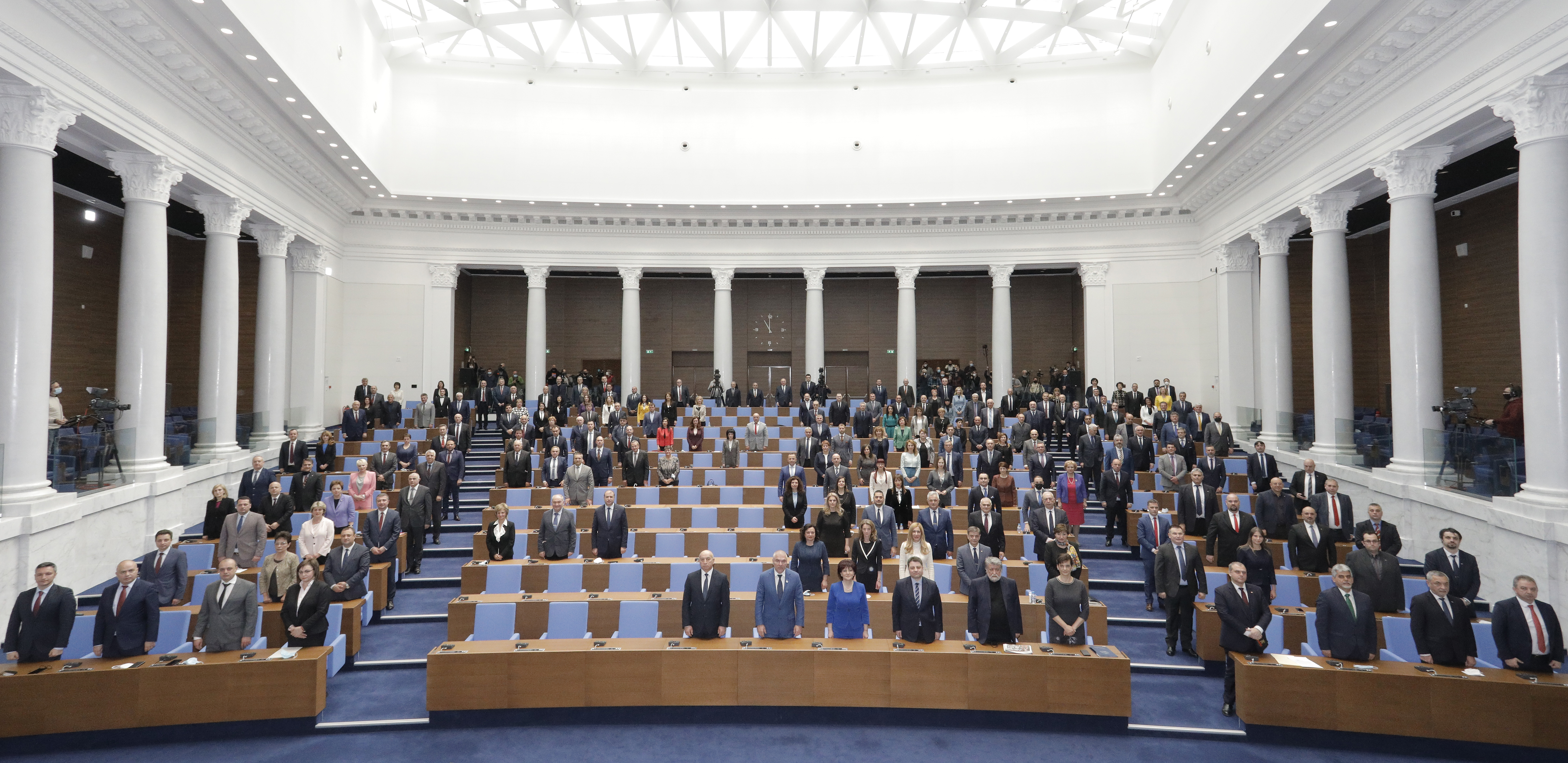 "Екзакта": 44-ият парламент приключва със 70% неодобрение и 18% одобрение