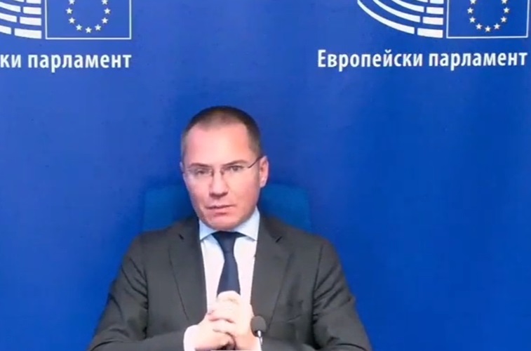 Джамбазки пред ЕП: Не можете да промените факта, че до 1944 г. Македония е българска и тя ще остане такава
