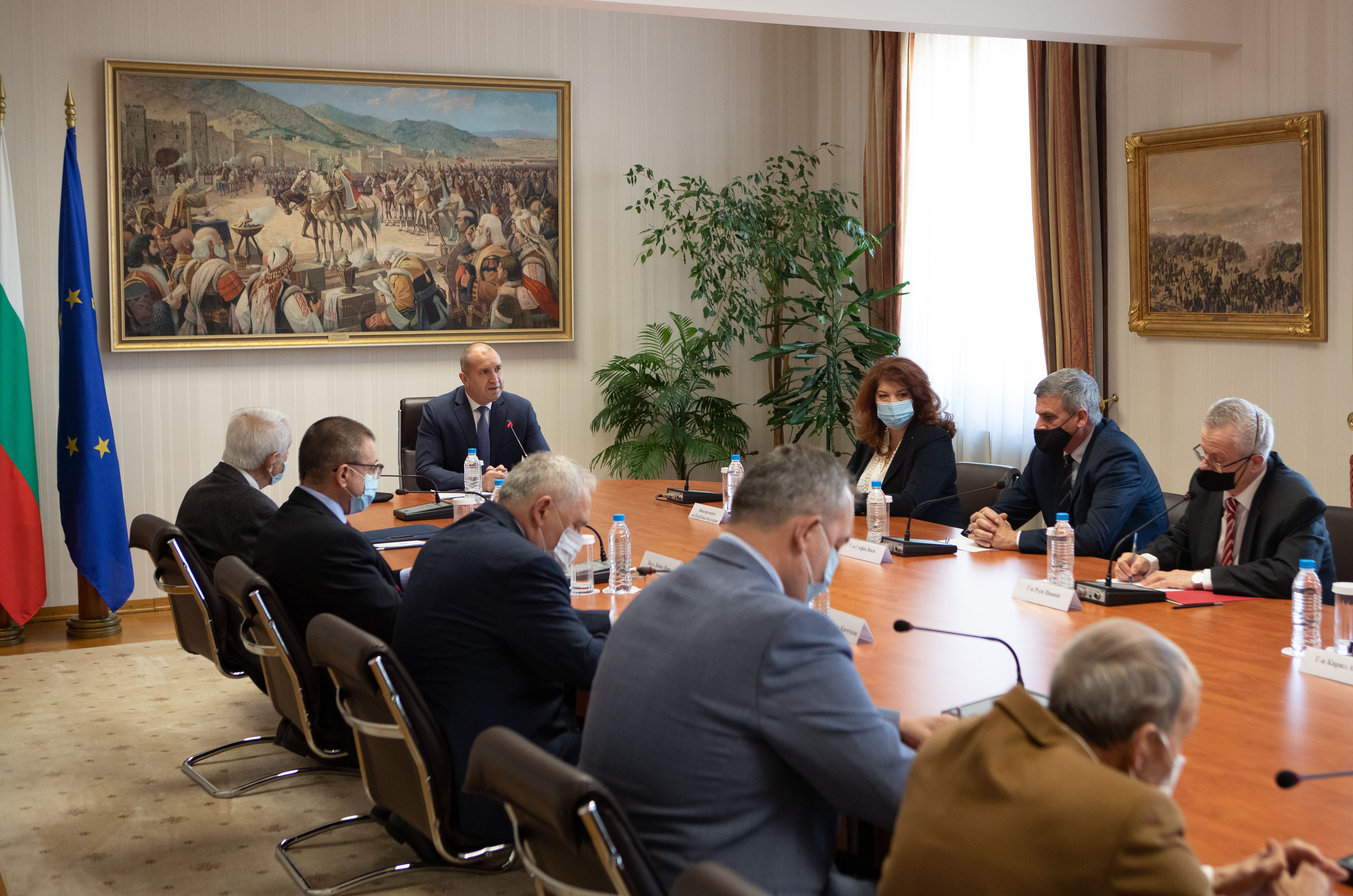 Радев: Северна Македония трябва да зачита гражданите, които изразяват българската си идентичност