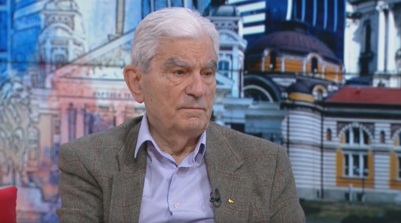 Акад. Петрунов: "АстраЗенека" не отстъпва по нищо на РНК ваксините