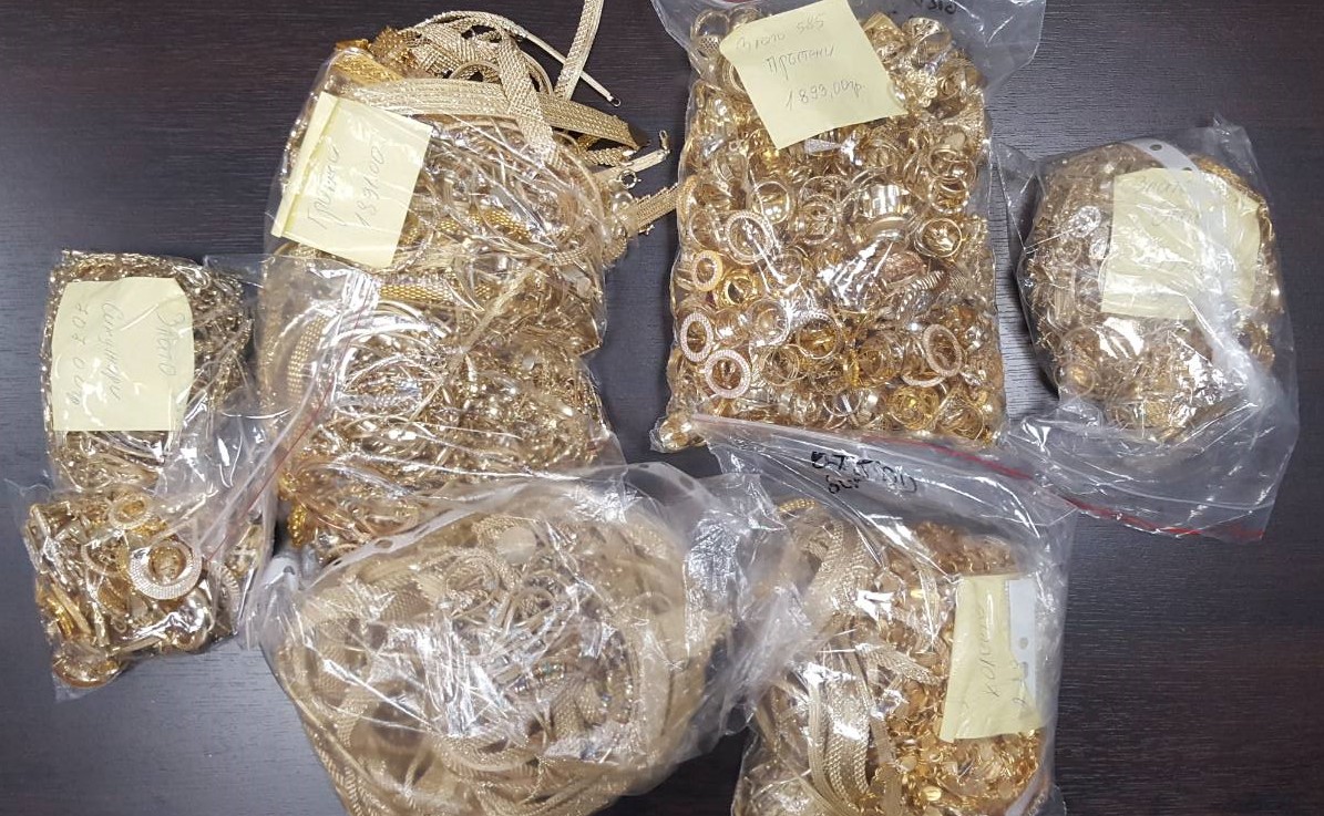 Откриха контрабандно злато за 606 252 лева в автобус, влязъл от Турция