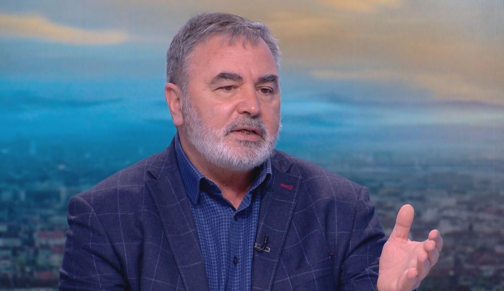 Доц. Ангел Кунчев: Ефектът, който търсим, е спиране на рязкото нарастване на случаите