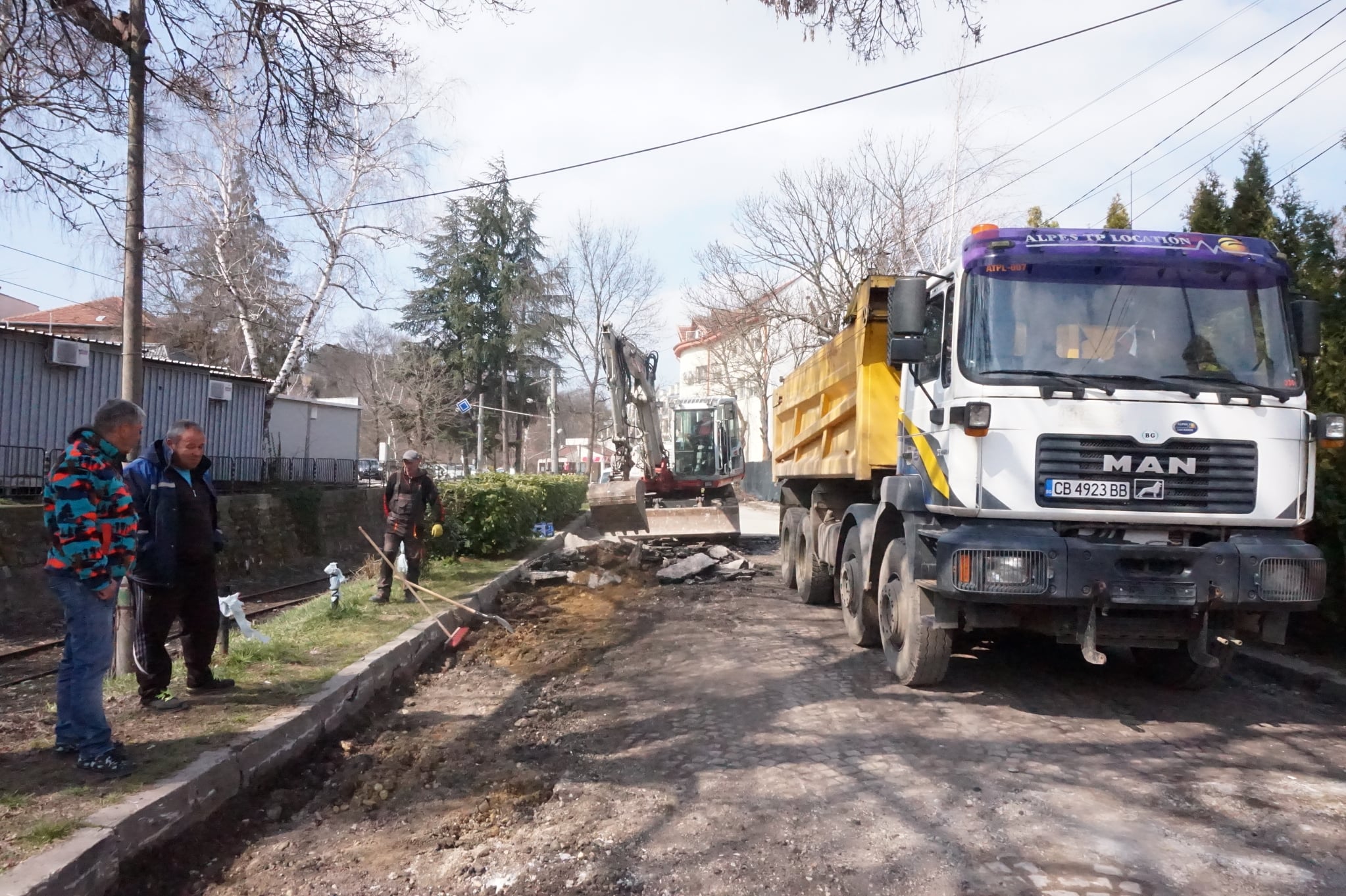 Безплатен паркинг за 200 автомобила изграждат в центъра на Банкя