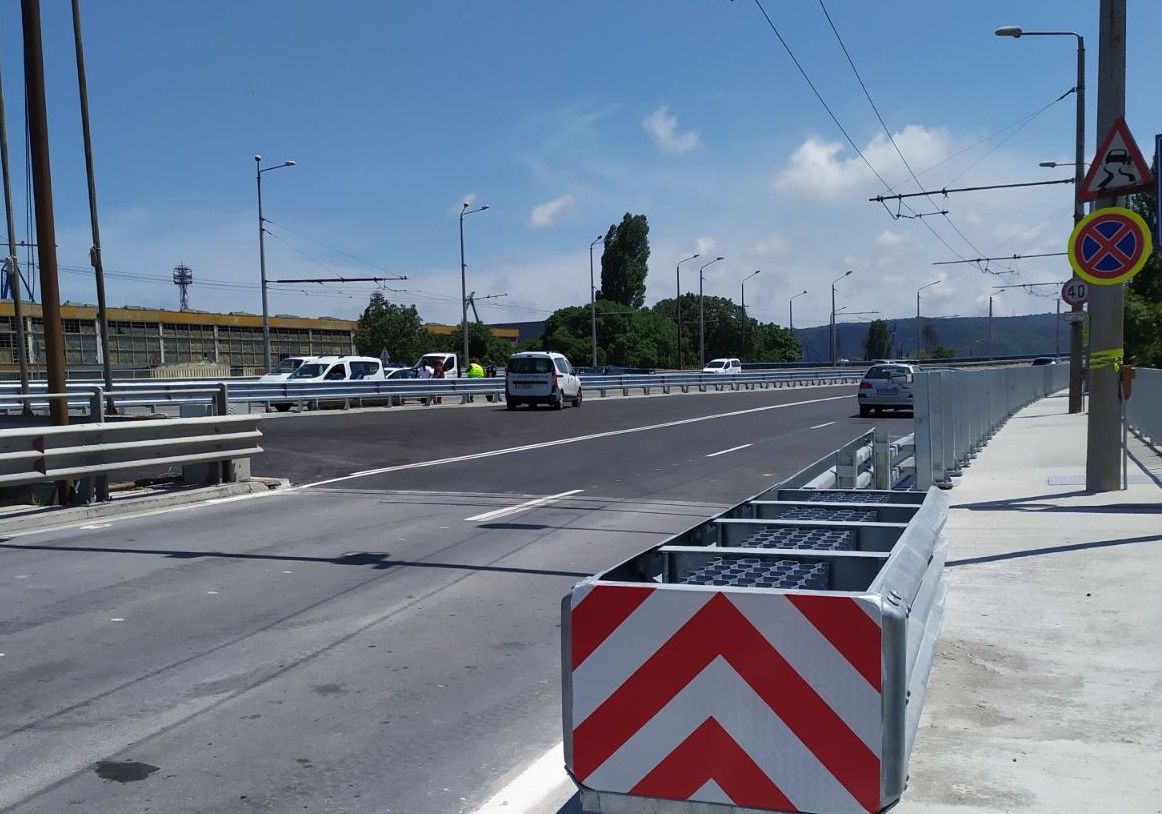 Затварят част от Аспаруховия мост за авариен ремонт днес