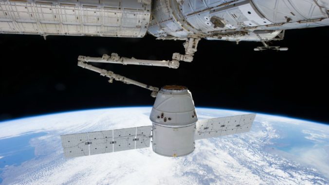 Космическият кораб „Дракон“ на SpaceX се отдели от МКС (ВИДЕО)