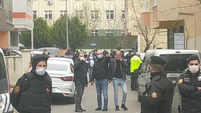Най-малко двама души са убити при стрелба в адвокатска кантора в Истанбул