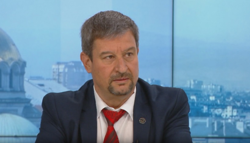 Юлиян Петров, Синдикат "Образование": Материалът за матурите и НВО няма как да бъде намален