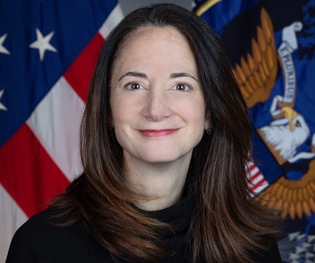 Директорът на националното разузнаване на САЩ разкри две торирии за появата на COVID-19