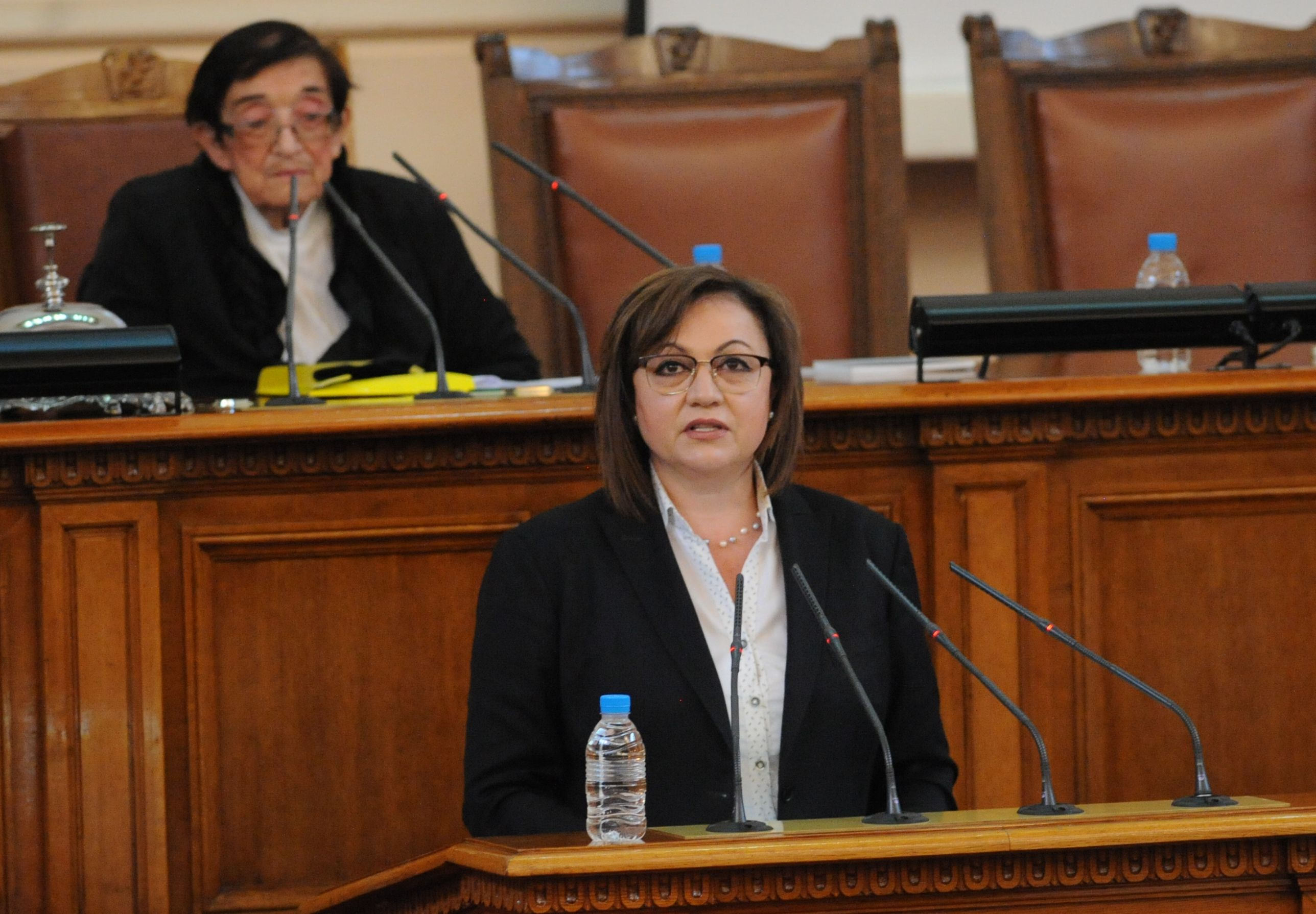 Нинова: Новото НС да наложи мораториум на сегашното правителство за концесии, продажби и смяна на ръководства