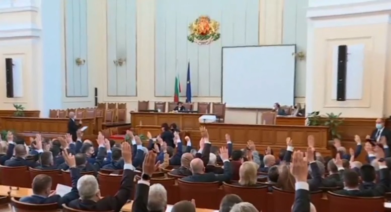 Парламентът отхвърли предложение на ГЕРБ гласуването за председател на НС да е поименно